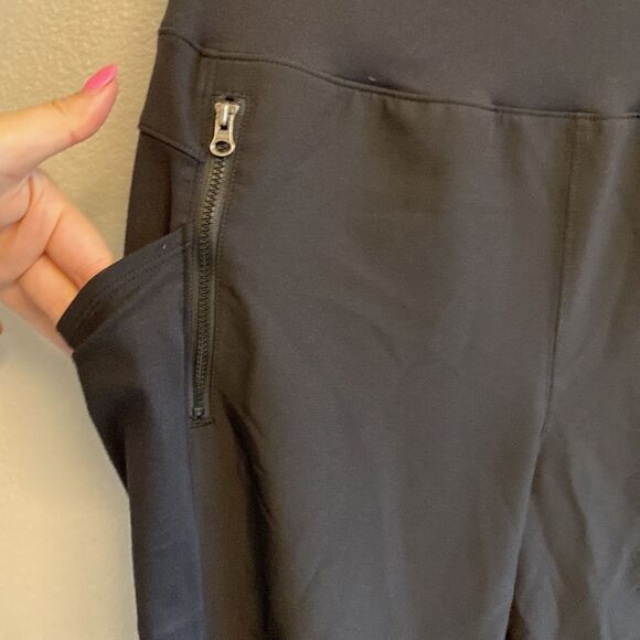 Filas- high waisted black leggings with size zipper pockets - Size large - Picture 3 of 6